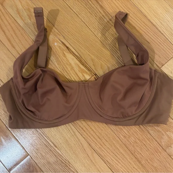 SheCurve - 34D Never Been Worn Underwire Support Seamless Unlined Balconette - Picture 2 of 7